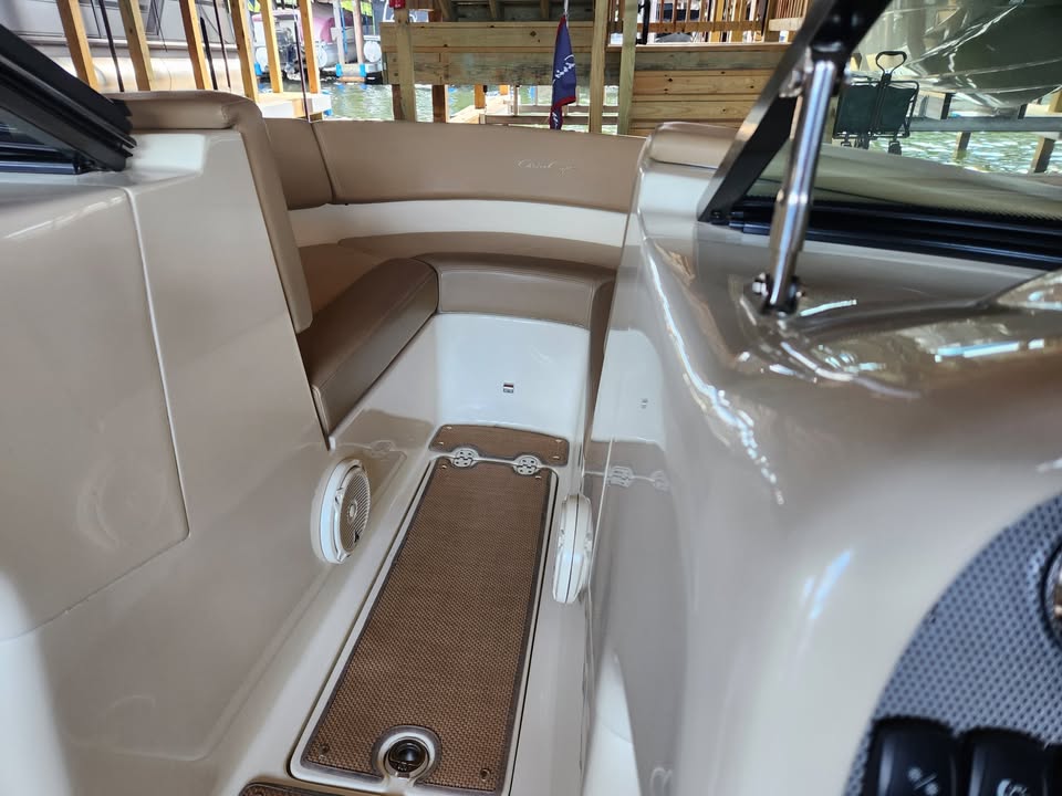 Used 2016 Chris-Craft Carina 21, 23192 Montpelier - Boat Trader