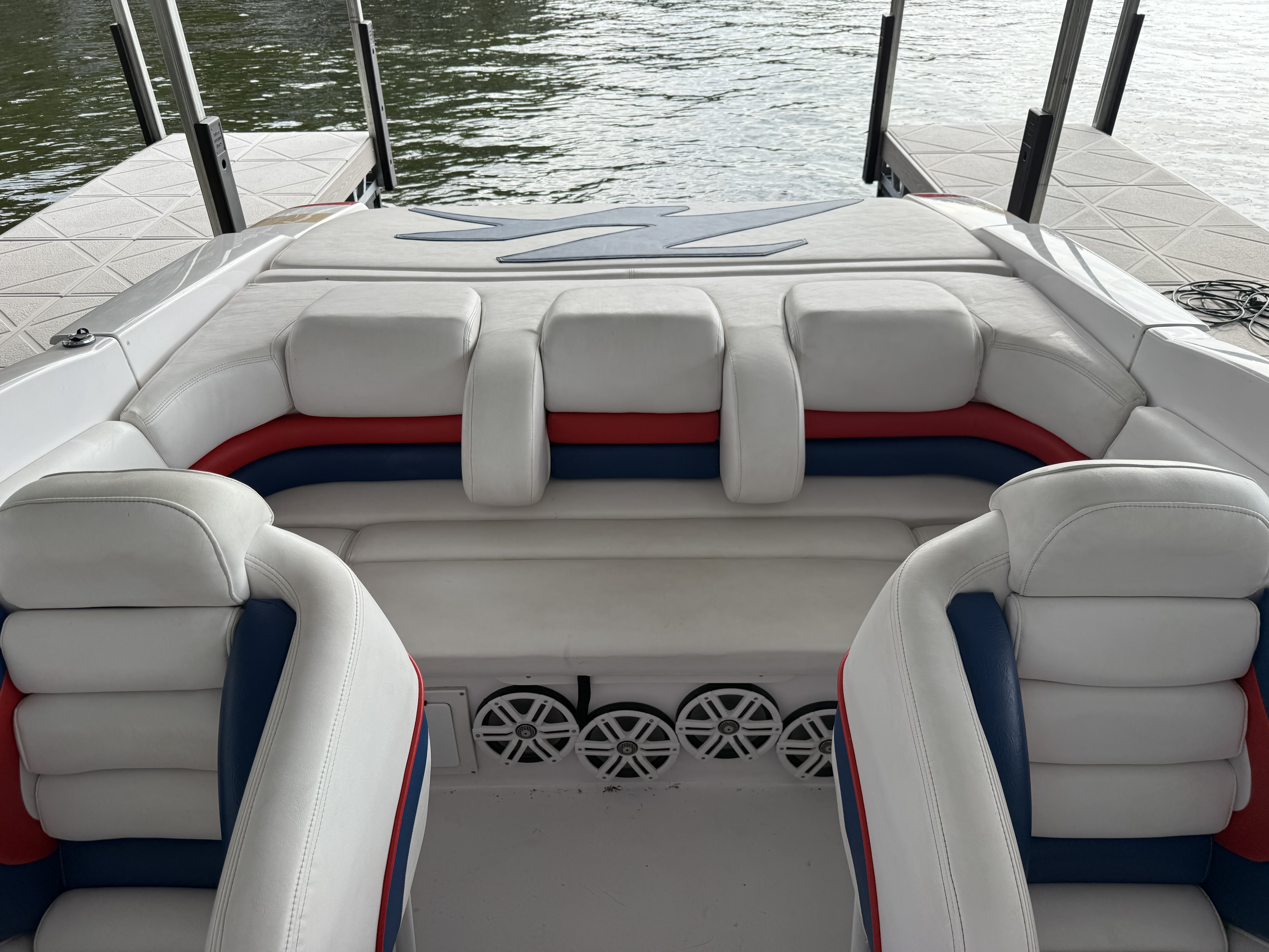 shipi  2001 Donzi 28 ZX Scorpion - Gateway Marina