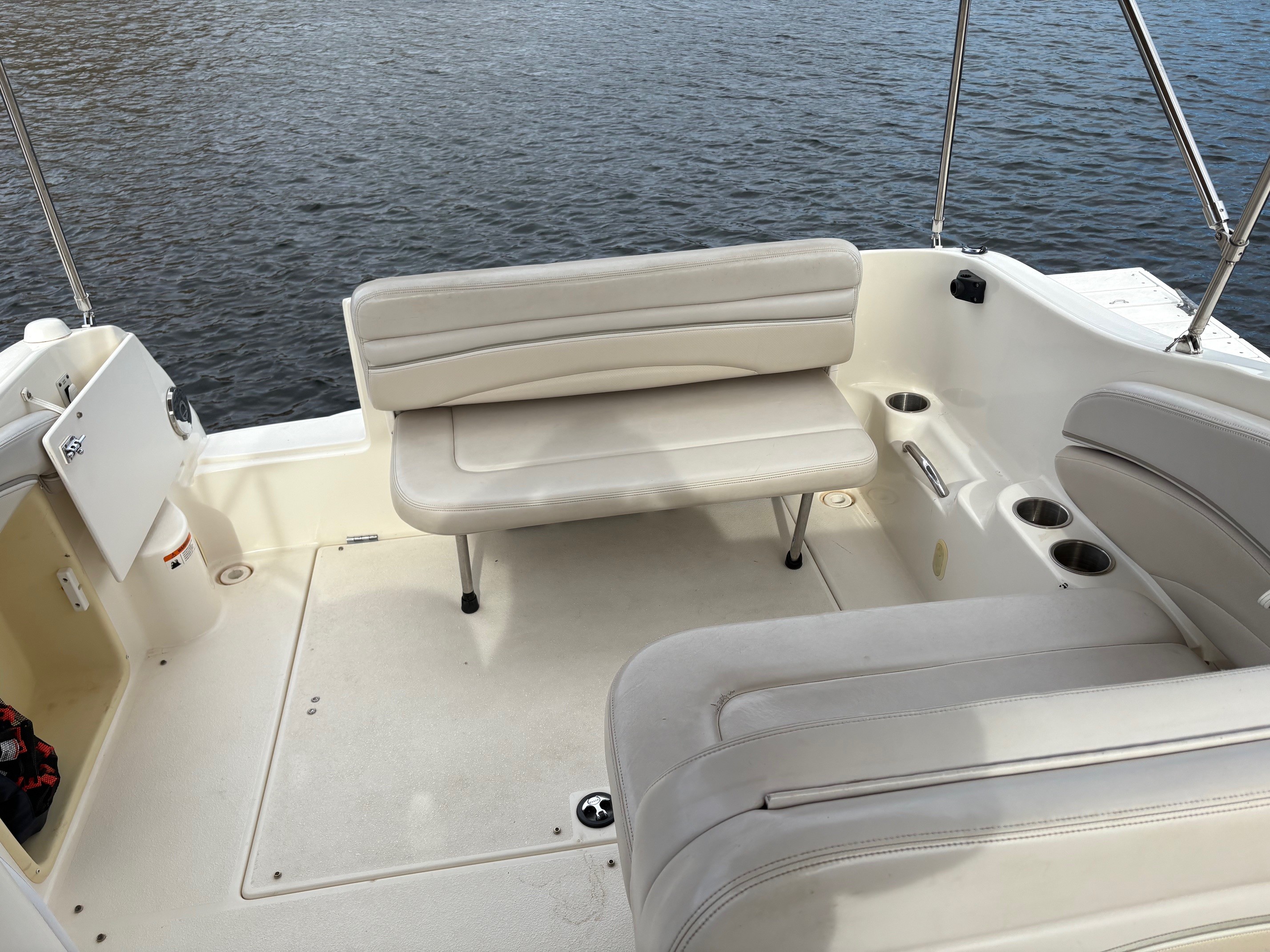 Used 2007 Larson Cabrio 240, 85545 Roosevelt, AZ 85545 - Boat Trader