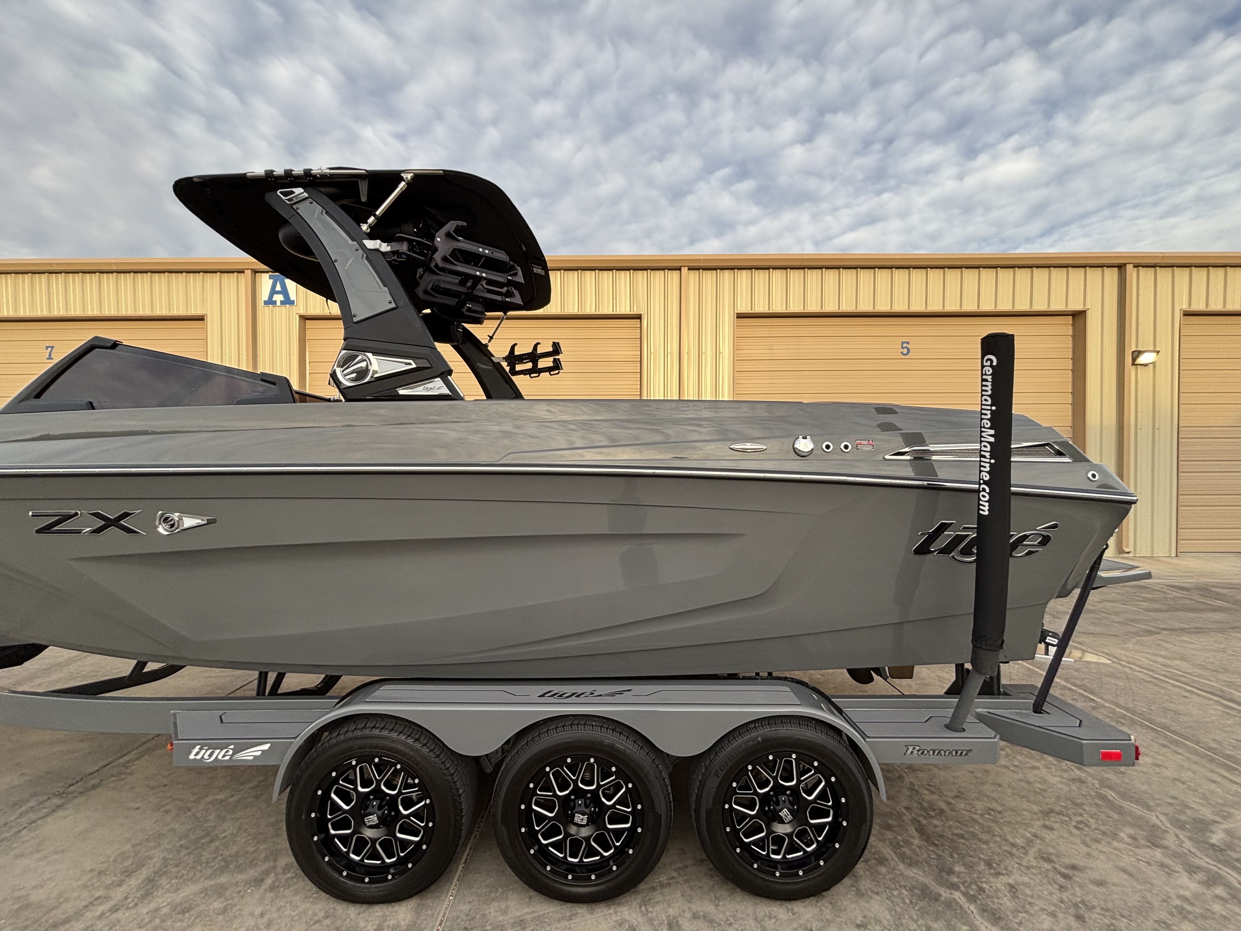 クルーズボード再投稿です。 tigeboats-25zx-bradleerutledge