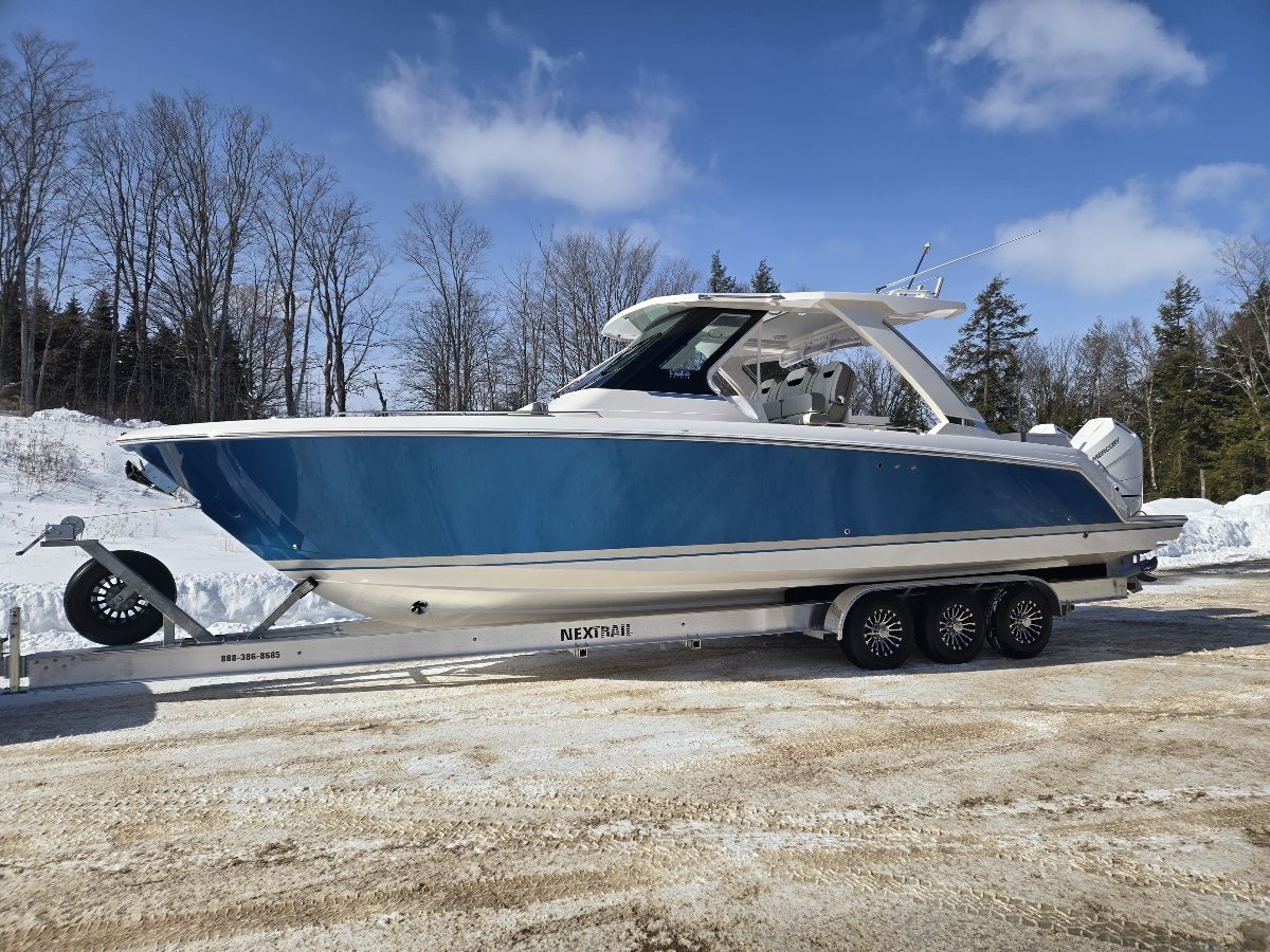 Used 2024 Tiara Sport 34LS, 49720 Charlevoix - Boat Trader