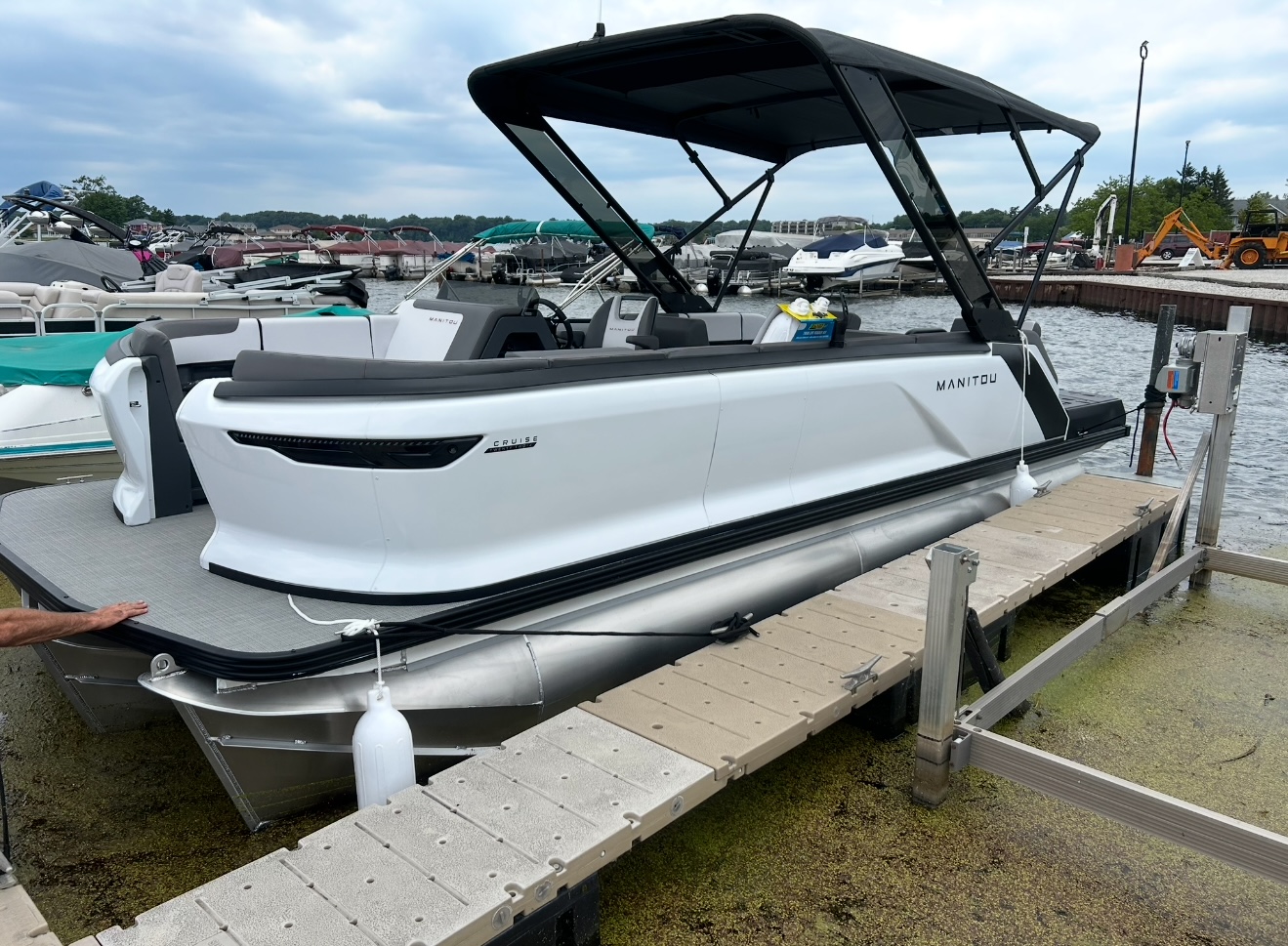 Used 2024 Manitou Cruise 22 Switchback Max, 15057 McDonald - Boat