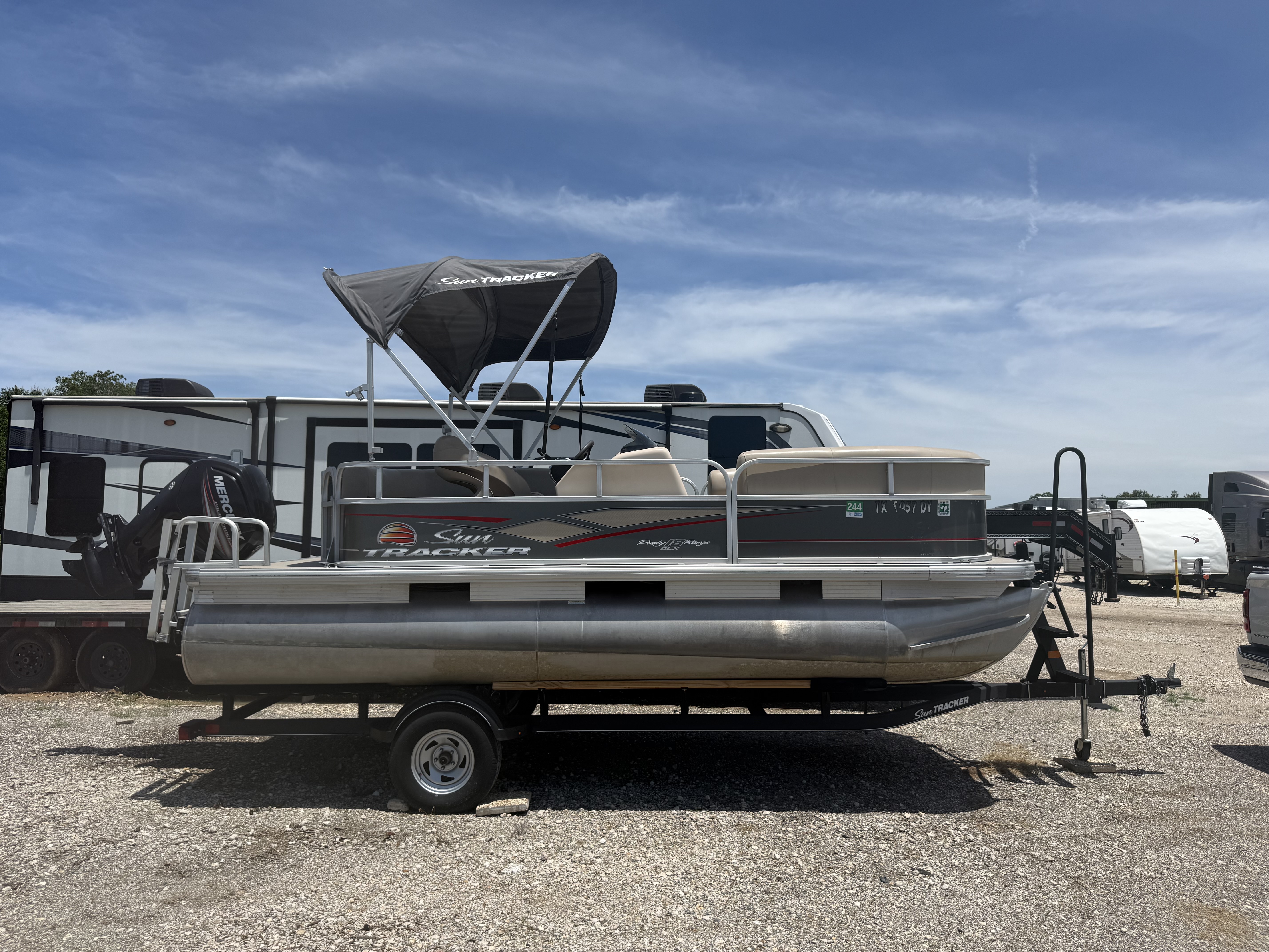 Used 2018 Sun Tracker Party Barge 18 DLX, 77433 Cypress - Boat Trader